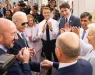 Светските лидери на самитот на Г7 го изненадија германскиот канцелар со роденденски честитки