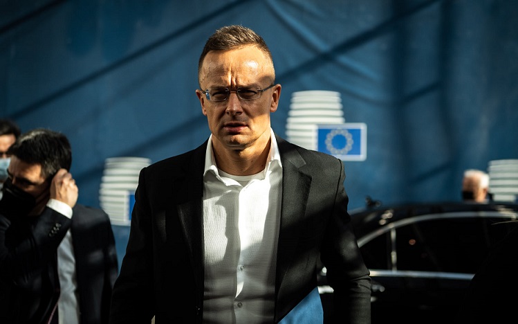 „Вашингтон пост“: Сијарто оддавал европски тајни на Москва