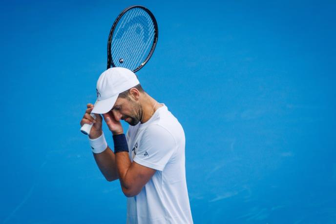 ОГРОМЕН ПРОБЛЕМ! Новак Ѓоковиќ го прекина тренингот по само 12 минути: Сè изгледаше многу болно…