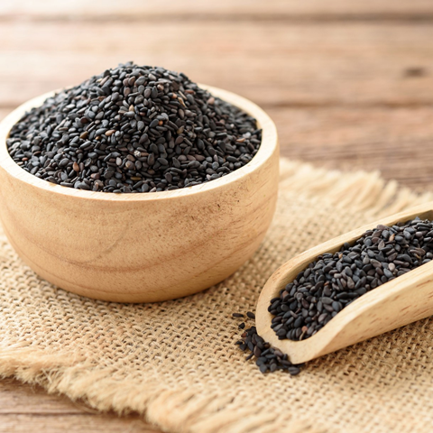 Кои се здравствените придобивки од консумирање на црно сусамово семе?