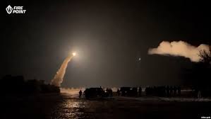 ПОЗНАТА АМЕРИКАНСКА КОМПАНИЈА ПОГОДЕНА ОД РАКЕТА! Извршен е моќен напад, има мртви и ранети, објавени се видеа од нападот! (ФОТО/ВИДЕО)