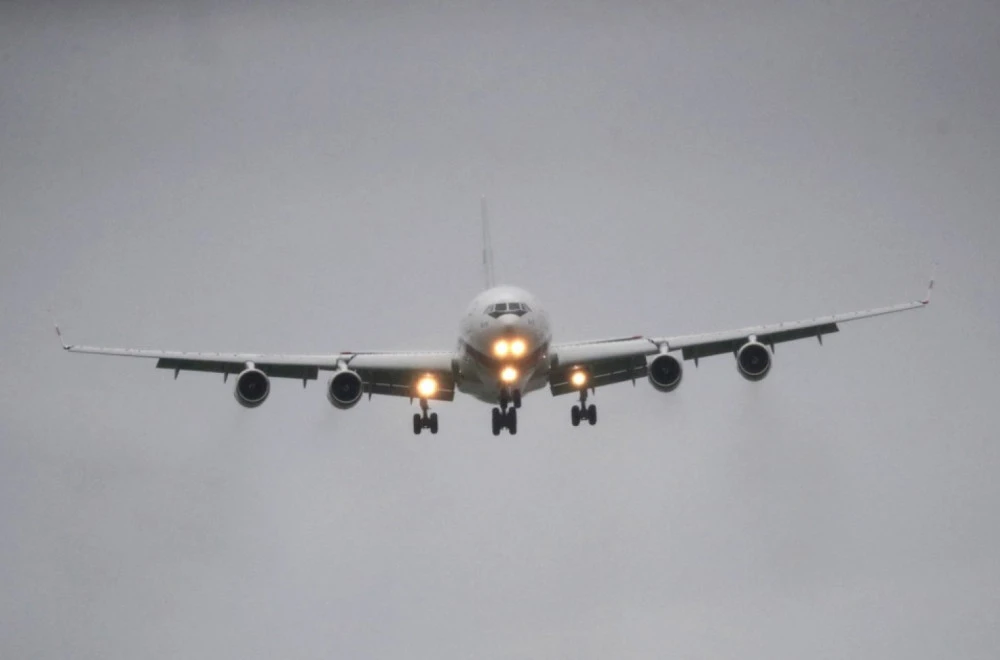 Авиокомпаниите предупредуваат: Горивото е при крај