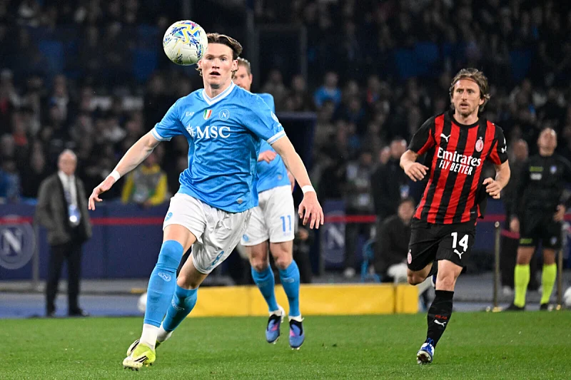 Наполи ги згасна шампионските соништа на Милан, само чудо може да го запре Интер на патот кон нова титула