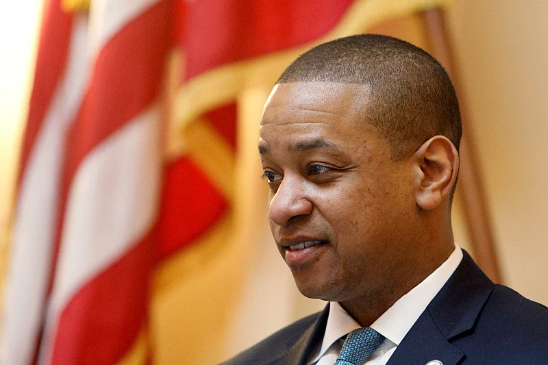 Поранешен американски политичар ја убил сопругата, а потоа извршил самоубиство, а нивните деца биле и во куќата за време на пукањето