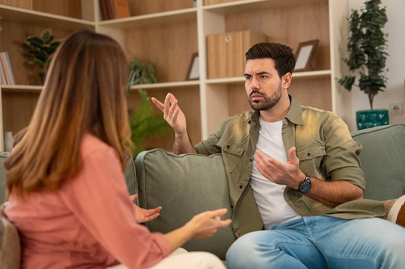 Зошто некои парови се чувствуваат уште поповрзани по расправија