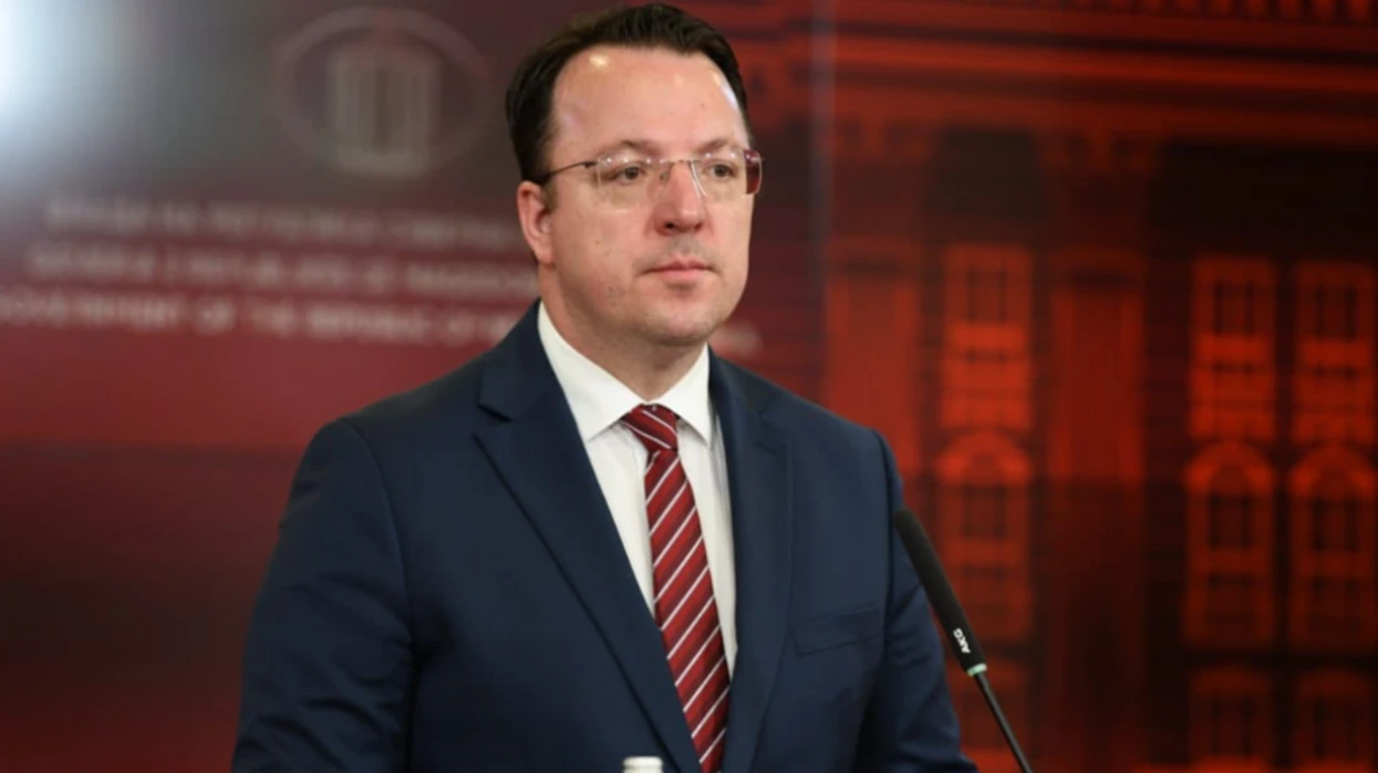 Николоски: Градскиот воз почнува од 1 септември, ќе се купат и пет товарни возови