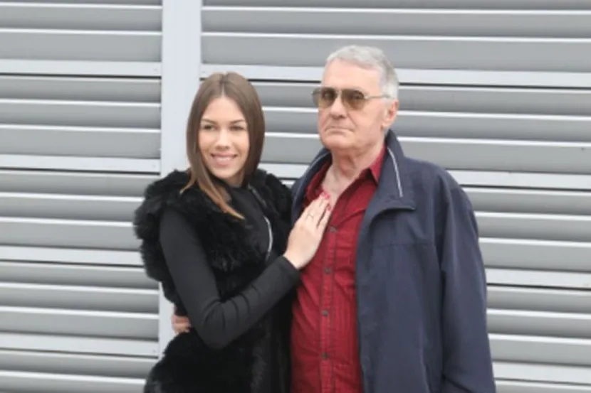 „Љубовта на мојот живот се јавува понекогаш“ Таа сакаше маж 53 години постар, сега по разводот рече: „Без него…“