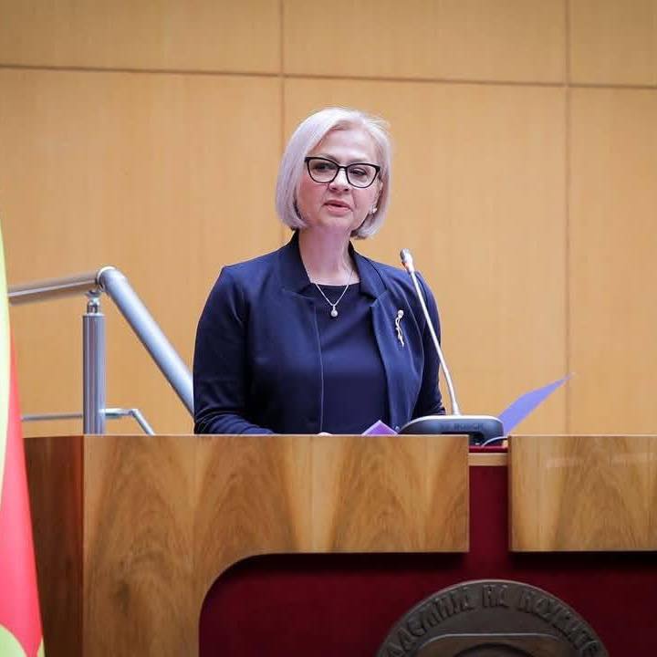Неотповиклива оставка на претседателката на Советот за македонски јазик