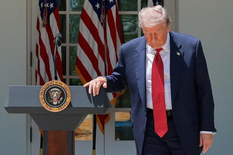 Телеграф: Доналд Трамп има три опции во војната против Иран и сите три се лоши