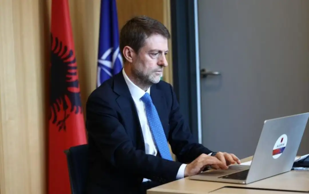 Во руски напади погоден комплексот каде што живее албанскиот амбасадор во Киев, рускиот амбасадор повикан во МЕНР