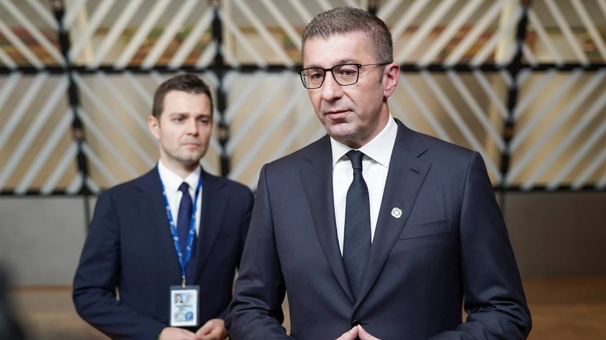 Мицкоски: Му честитав на Радев, со нетрпение очекувам да разговараме за сите теми