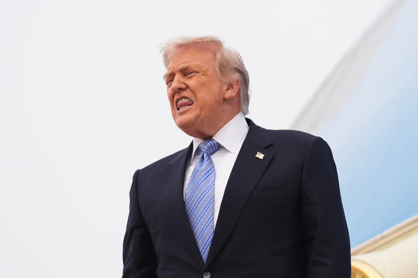 „ЧАСОВНИКОТ ОТЧУКУВА“ Трамп го предупредува Иран: „Подобро да почнат брзо или нема да остане ништо од нив“