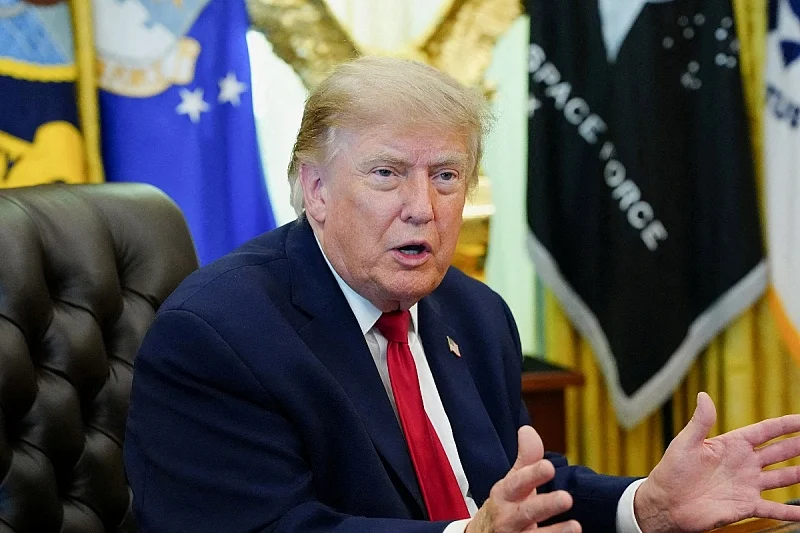 Американски претседател или бизнисмен на годината: Трамп заработи милијарда долари од криптовалути, часовници и палки за голф