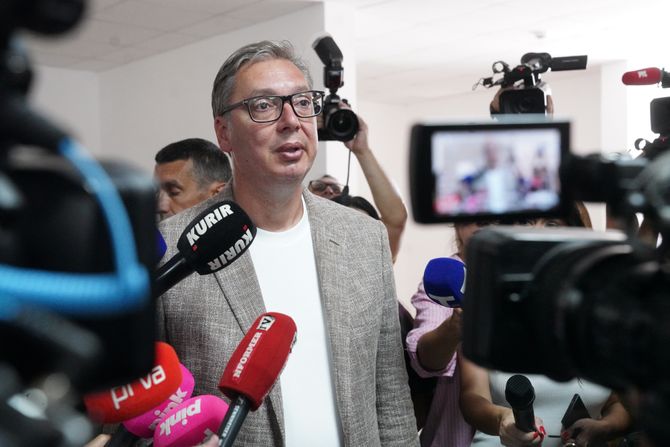 Вучиќ: Ќе обезбедиме финансиска поддршка за петтото и шестото дете