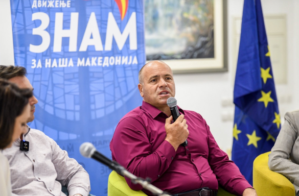 Димитриевски: Додека други нарачуваат анкети, единствено ЗНАМ разговара со народот на терен