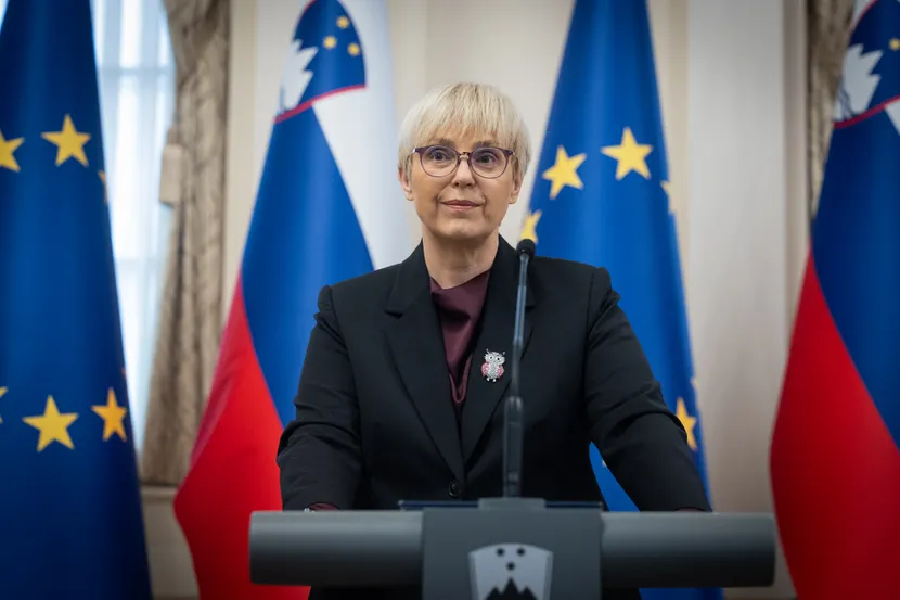 Тешка несреќа, претседателката на Словенија е повредена: Се враќала од одмор во Хрватска, судирот се случил во тунел