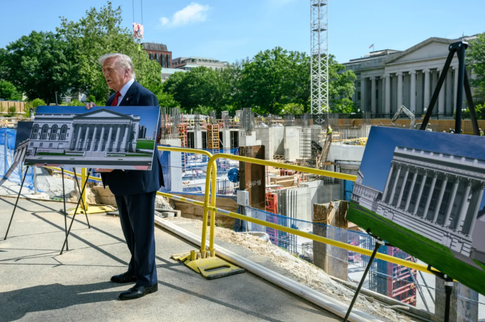 Трамп е бесен на судската забрана да ја гради салата за танцување во Белата куќа