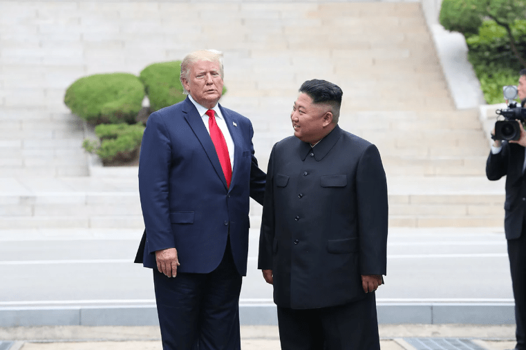 Трамп: Разговарав со Ким Џонг Ун – Тој ме разбира мене, јас го разбирам него