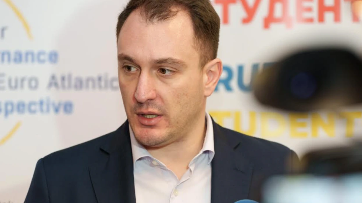Андоновски: Од октомври личните карти и возачките дозволи ќе бидат електронски