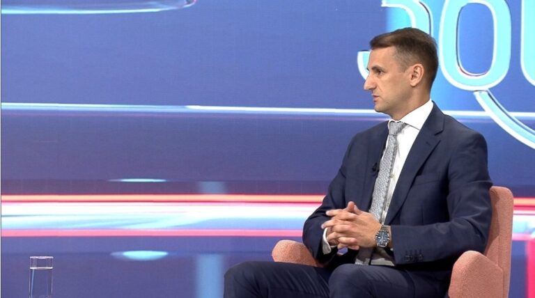 Владата ќе овозможи откуп до две години стаж за пензија, најавува ресорниот министер Велковски