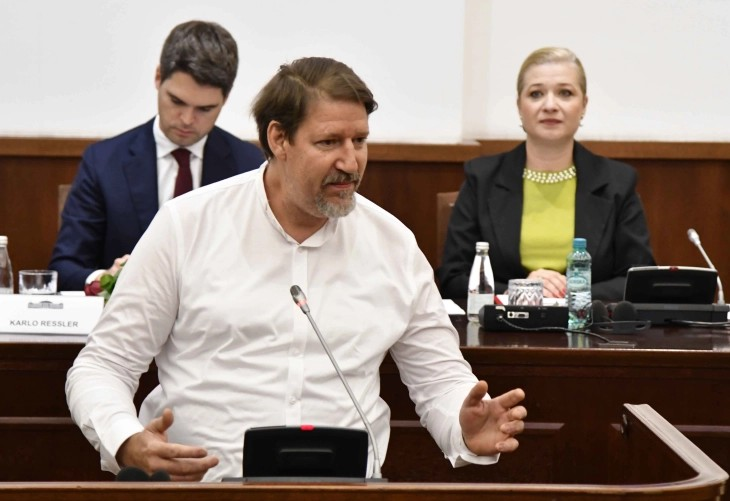 Вајц: Македонија е полна со природни убавини, треба да се рекламирате да му ги покажете на светот, тоа носи и економска придобивка