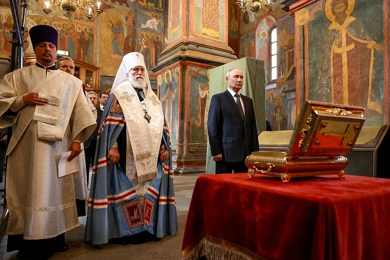 Зошто Русија ја испраќа раката на Дмитриј Донски на фронтот во Украина: „Злоупотреба на христијанството и цинична пресметка“