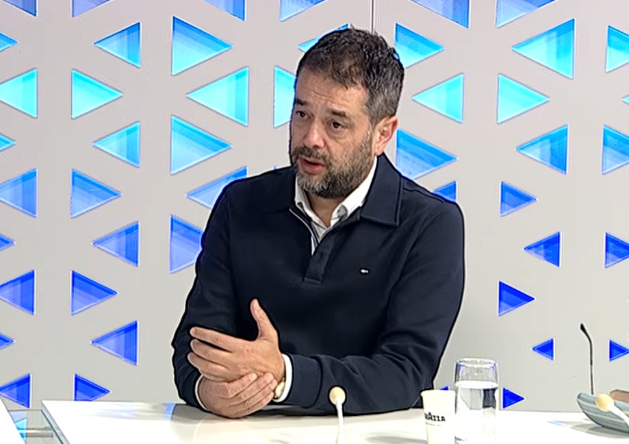 Филип Петровски во „Аргумент плус“: Протестите во Европа се координиран план – континентот се соочува со тектонски политички превирања