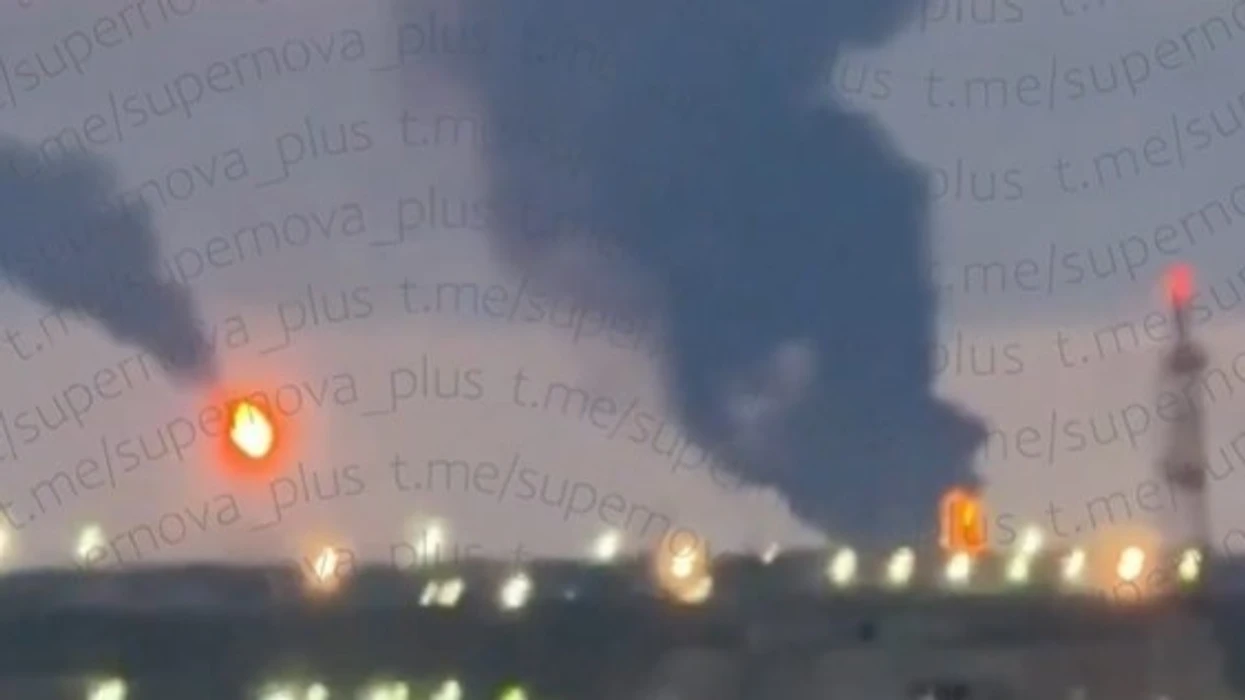 Фабриката на „Газпром“ во Русија нападната со дрон, зафатена од пожар
