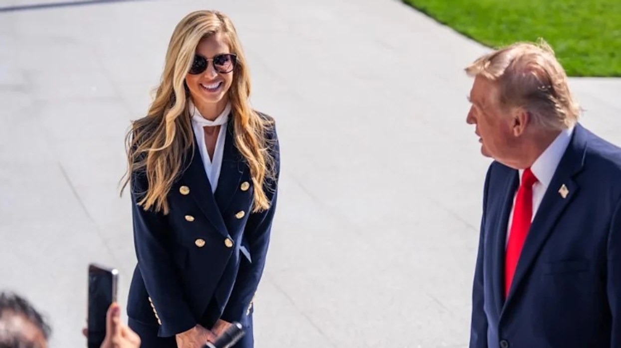 По само пет дена на функцијата, Трамп ја отпушти портпаролката на Белата куќа